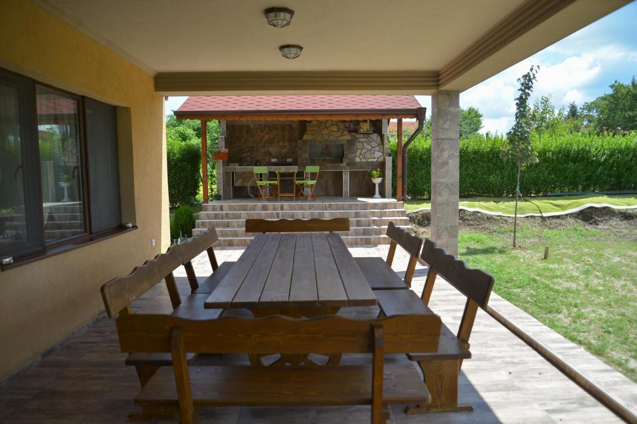 Guest House Erida Trastenik 外观 照片